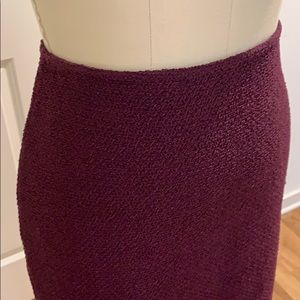 St. John Knits Pencil Skirt. Size 6. New condition.